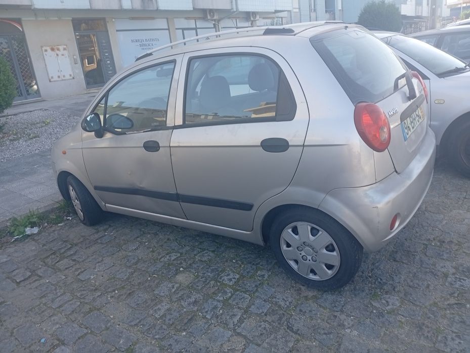 Chevrolet Matiz - carro parado