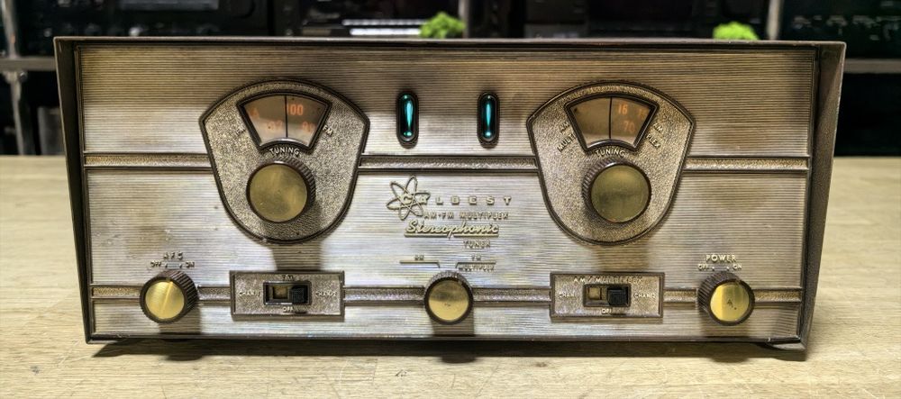 Вінтажний радіоприймач Calbest stereophonic