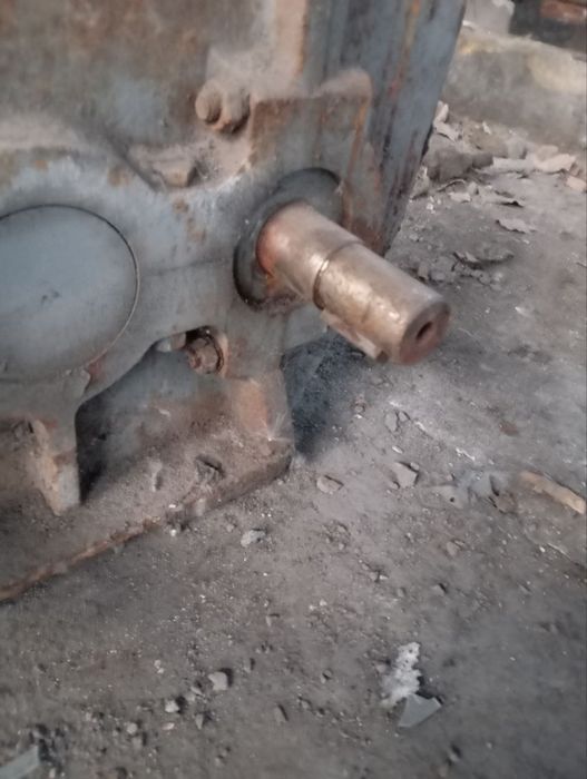 Продам редуктор цилиндрический