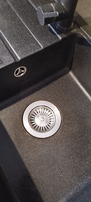 Zlew kuchenny, zlewozmywak z kranem