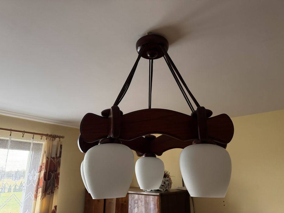 Stara lampa wisząca drewniana