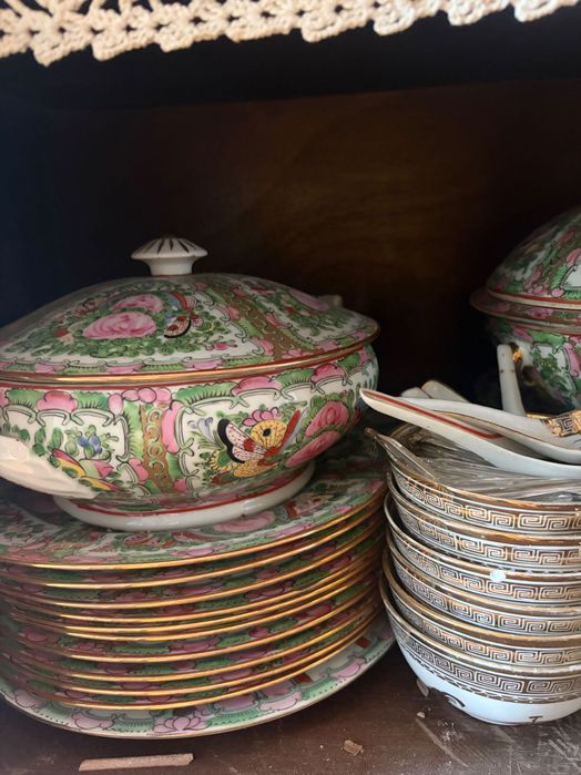 Conjunto Louça Chinesa aprox 116 peças