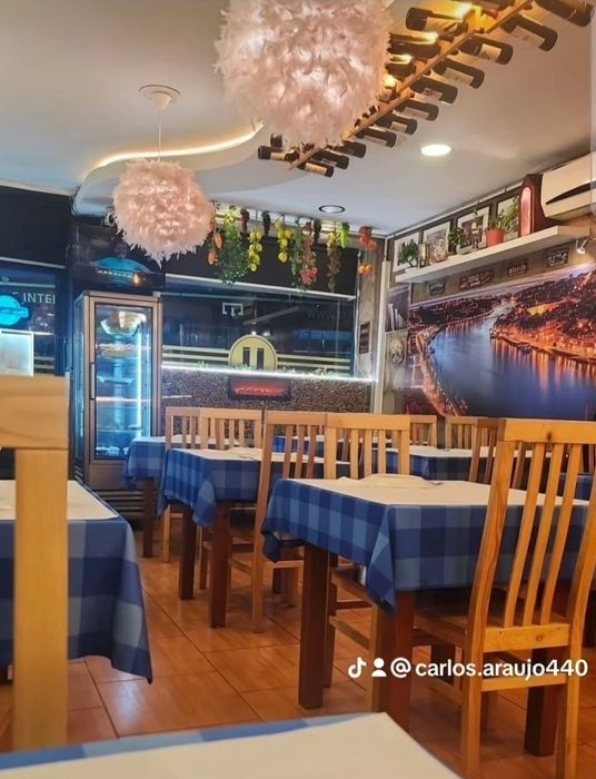"Mega negócio "34cadeiras restaurante usadas