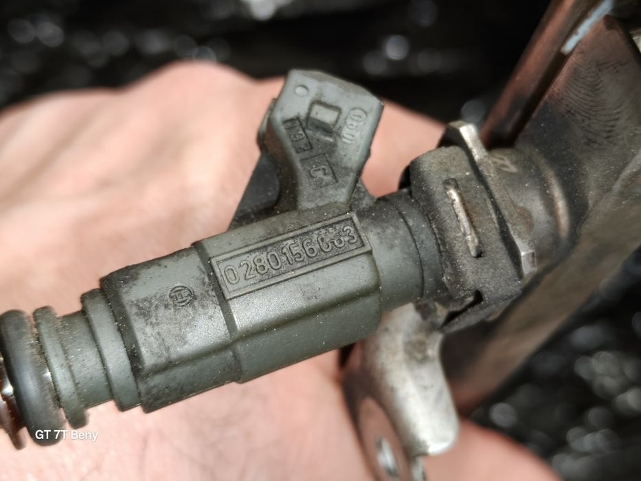 OKAZJA Listwa wtryskowa wtryskiwacze BOSCH AUDI S3 TT 1.8T  BAM VW