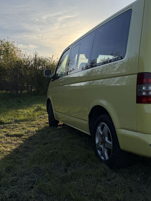 Volkswagen Multivan T5 2004 rok