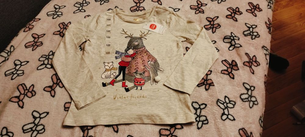 Sprzedam nową bluzkę zimowa w rozmiarze 122 firmy cool club