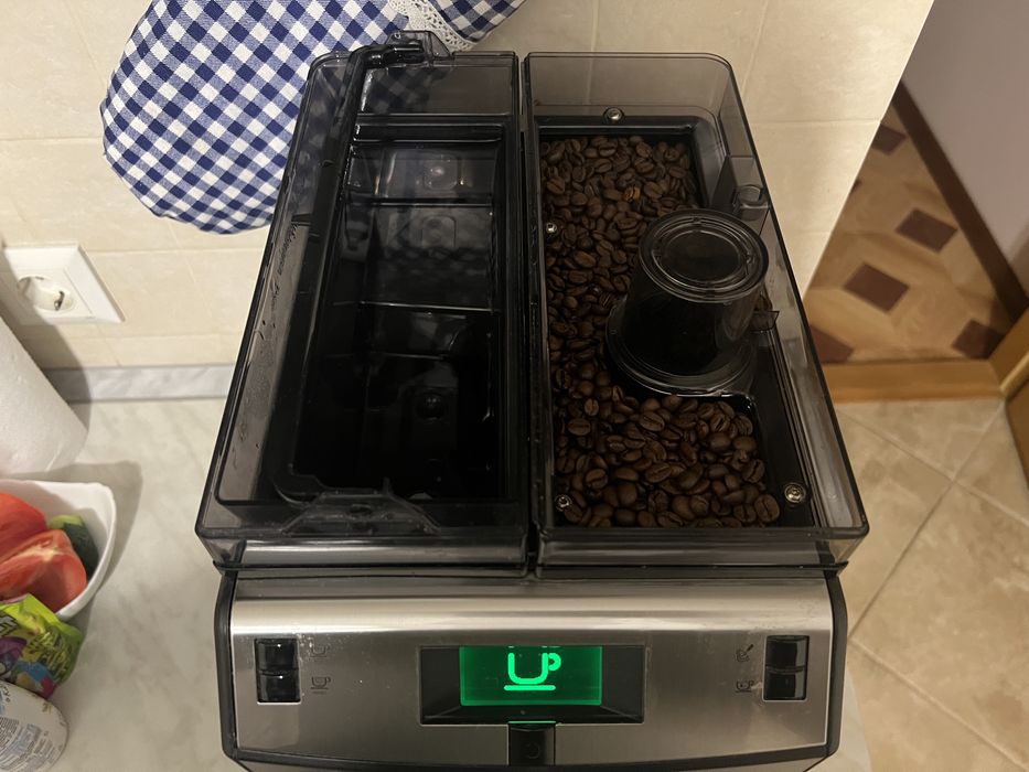 Кавова машина Saeco Ліріка