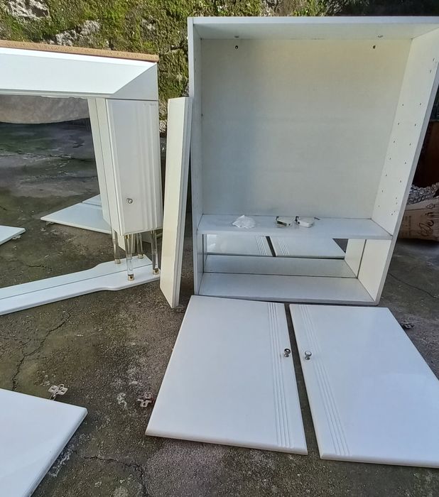 Conjunto 3 móveis WC brancos