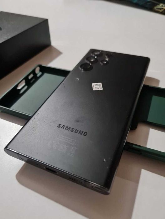 Samsung Galaxy S22 Ultra 12GB RAM 256GB DUAL SIM + super etui