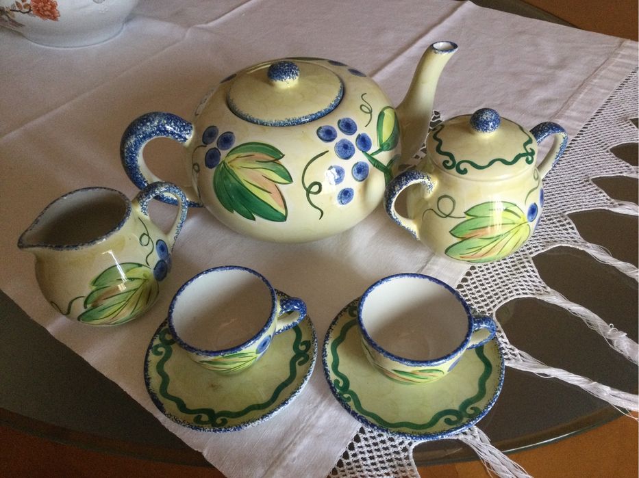 Serviço de café Raul da Bernarda contemporâneo