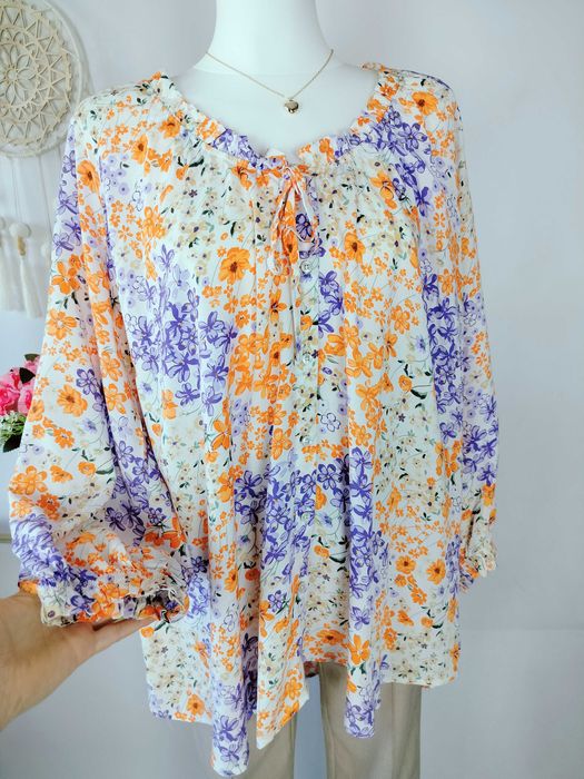 Damska bluzka biała w kwiaty 7xl wiskoza