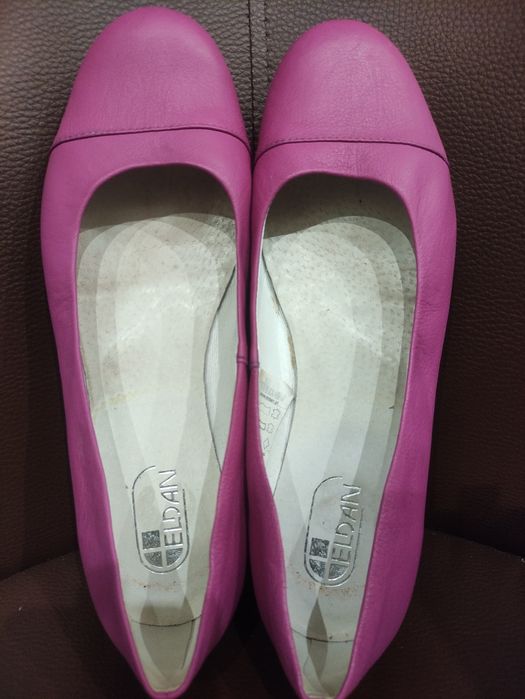 Różowe skórzane baleriny