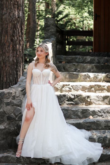 Продам весільну сукню