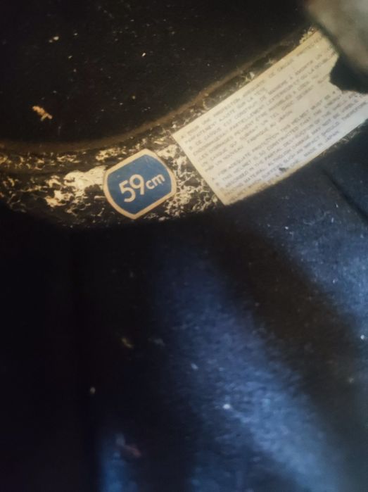 Capacete antigo em bom estado