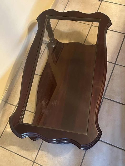 Mesa de sala em madeira e vidro