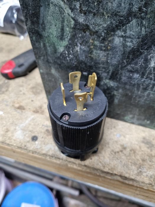 Вилка Штекер  NEMA 14-30 120-240v