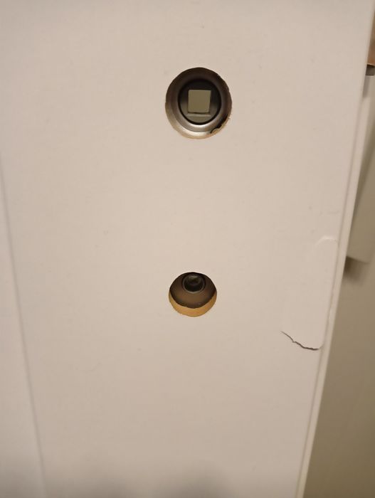 Białe drzwi wewnętrzne