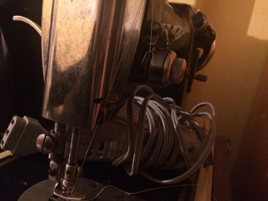 Máquina singer em bom estado
