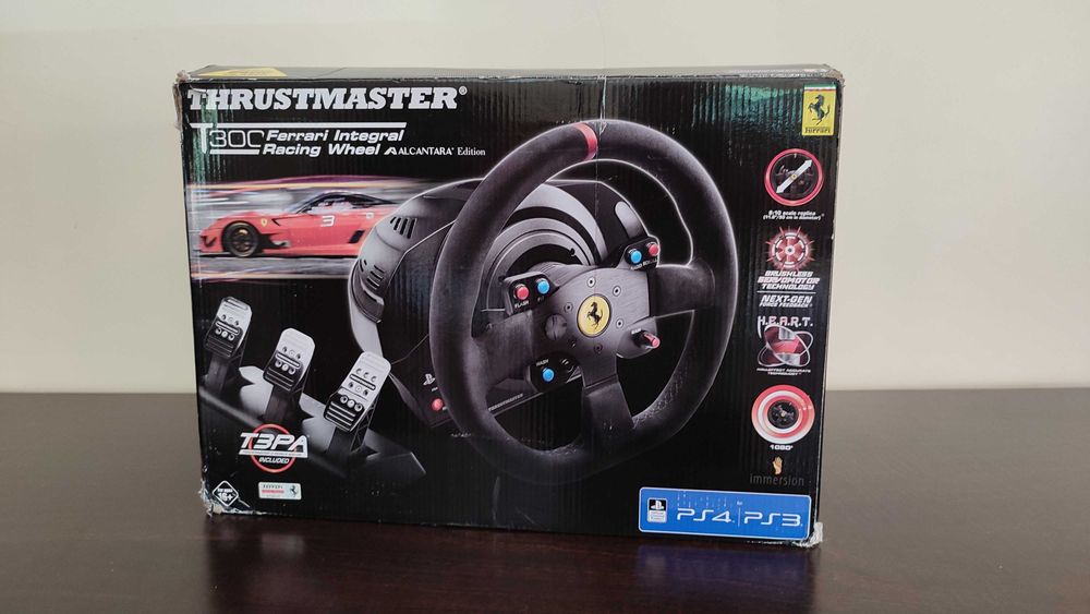 Volante Thrustmaster T300 Ferrari Alcantara Edition + T3PA + TH8S