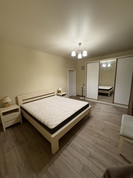 Продам спальню кровать, тумбочки, шкаф-купе