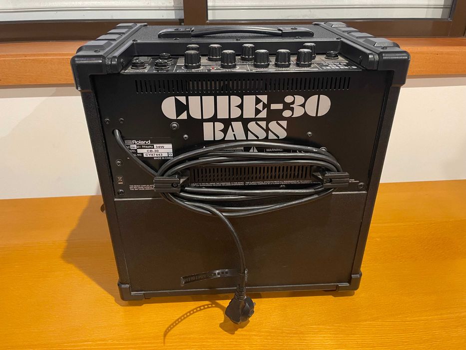Amplificador de baixo Roland Cube-30 Bass