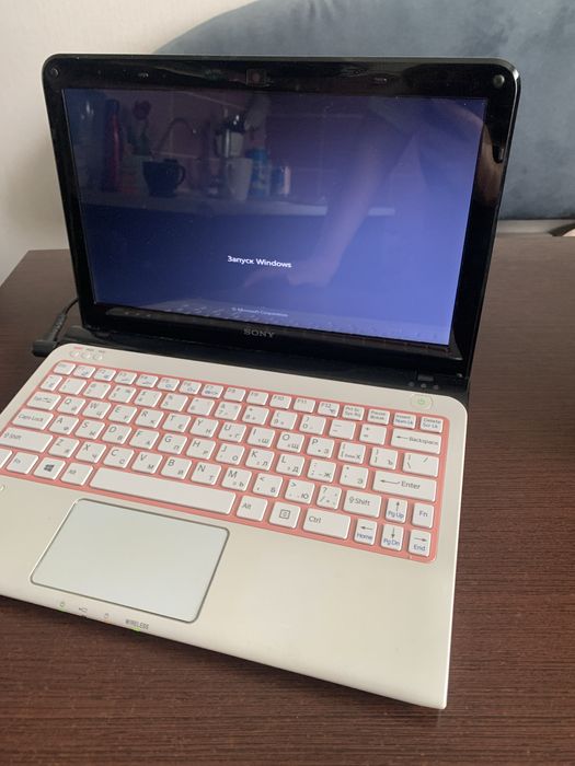 Ноутбук  Sony VAIO SVE1111M1RW