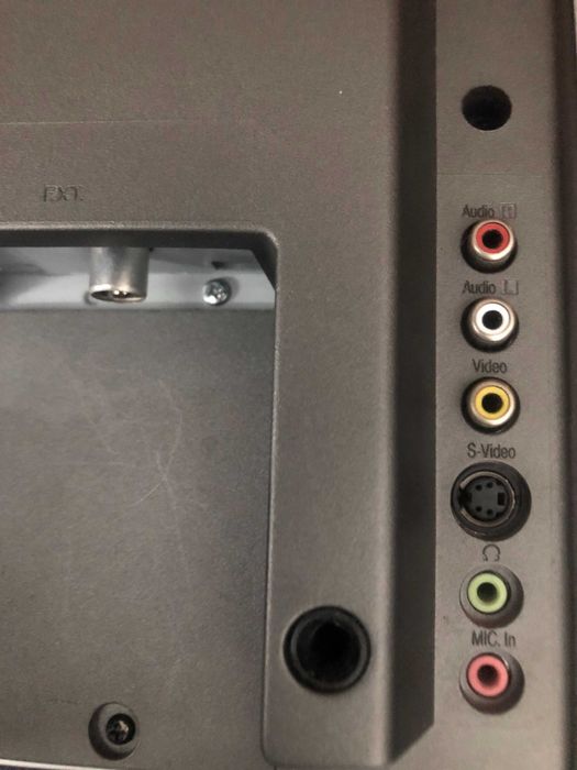 TV LG - 17 polgadas - 43cm com comando LG