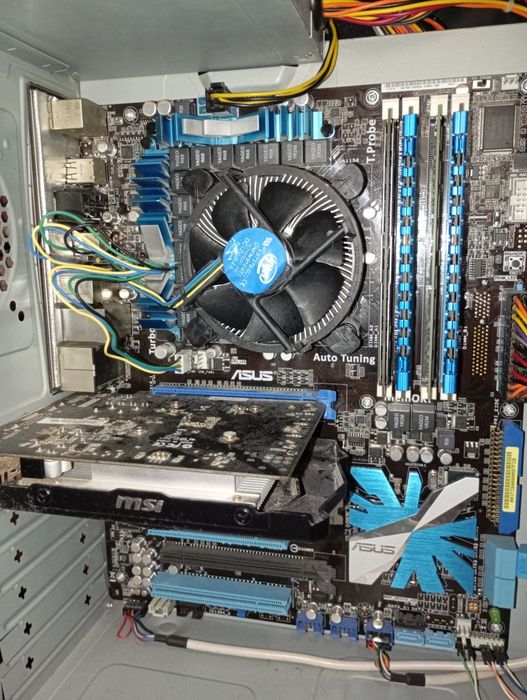 Компьютер по запчастям..