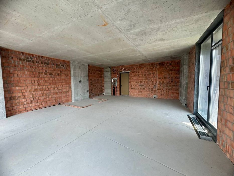 Продам 3к квартиру в ЖК Маяк с террасой , можно под єОселю