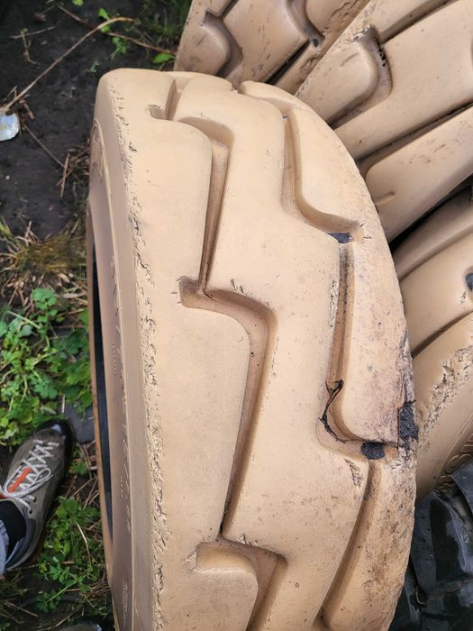 Opona 315/70r15 continental 300-15 pełne