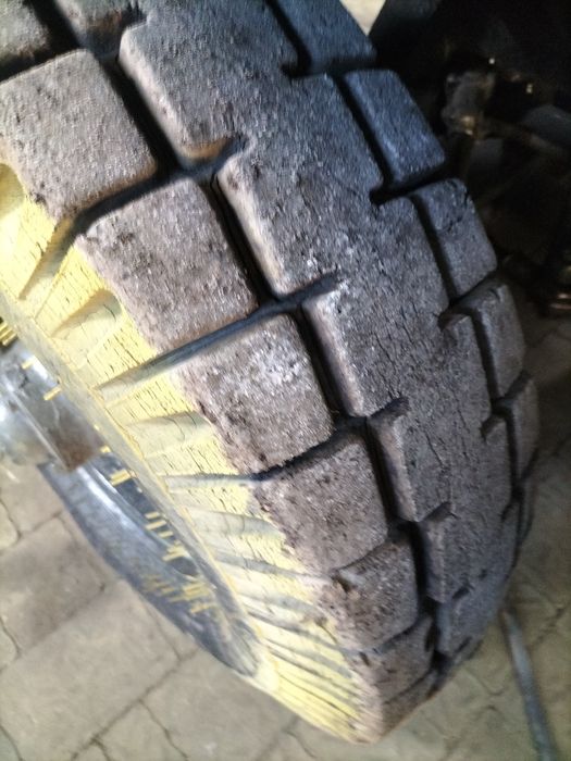 Львівський навантажувач дизельний двигун Д240(мтз80) вантажопідйо 5т