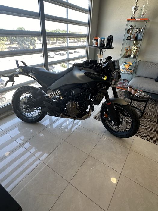 Husqvarna Svartpilen 125 para entrega imediata