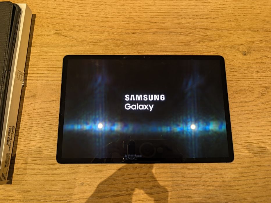 Samsung Galaxy Tab S8+ 12.4" 8/256GB Wi-Fi Grafitowy + S Pen + 2x Etui (Spigen Hard Case + Silikon)