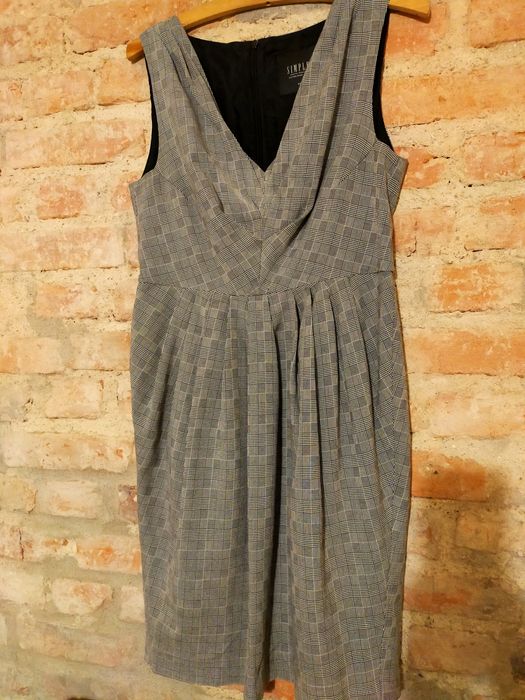 Sukienka biurowa w kratkę Simple