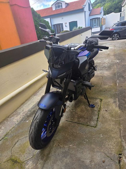 Yamaha MT-07 Y-AMT (Aut.) 10/2025 – Full Extras Originais + 2 Capacetes SHOEI – São Miguel