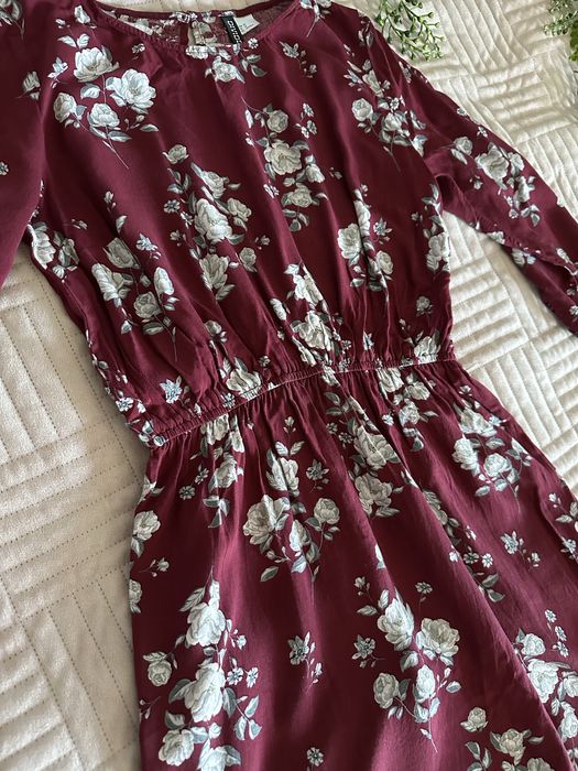 Rozm S sukienka H&M w kwiaty bordowa