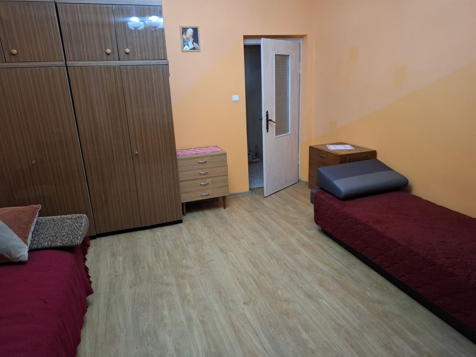 Pokój w mieszkaniu dwupokojowym  al. Racławickie