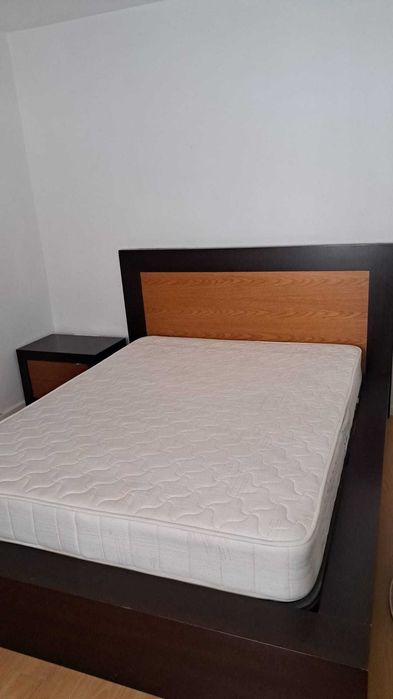 Cama de casal sem colchão