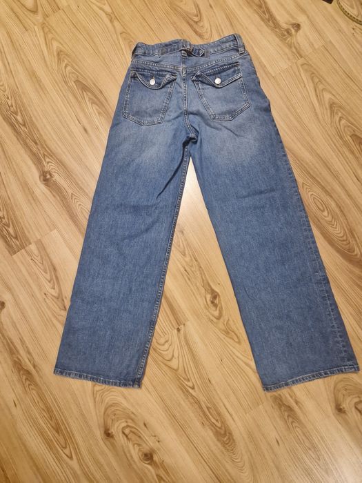 Niebieskie jeansy