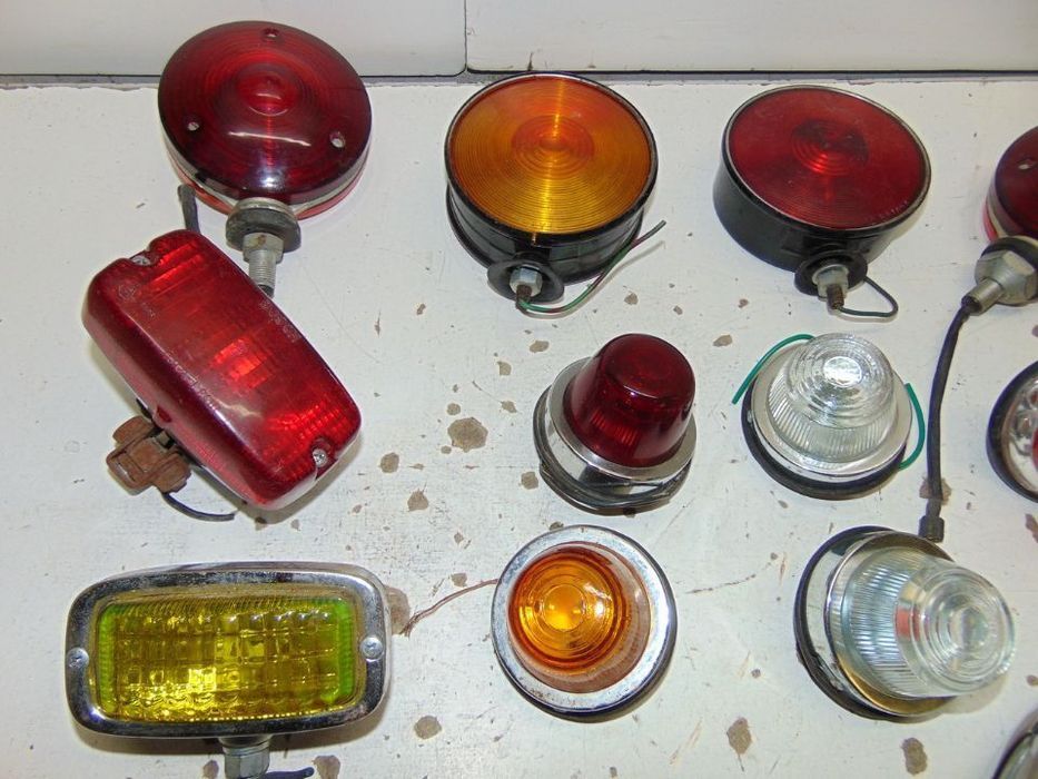Antigos e Clássicos várias peças de iluminações.