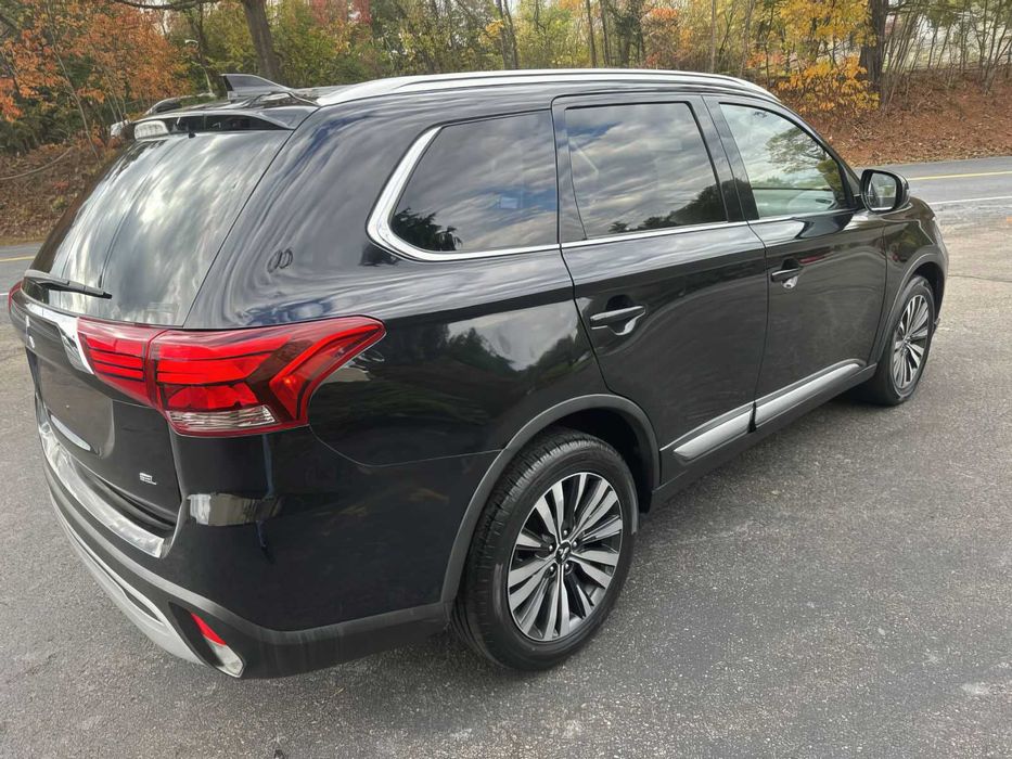 Mitsubishi Outlander SEL      2020