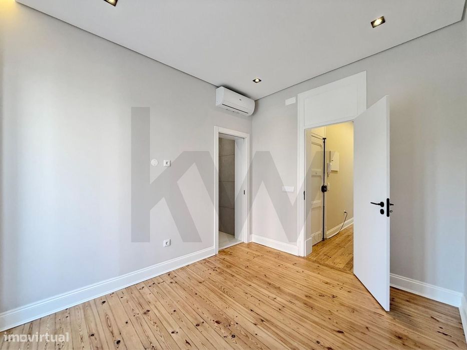 T3 Remodelado | 2 Suites | Closet | Logradouro 35 M2 | Av. Almirante R