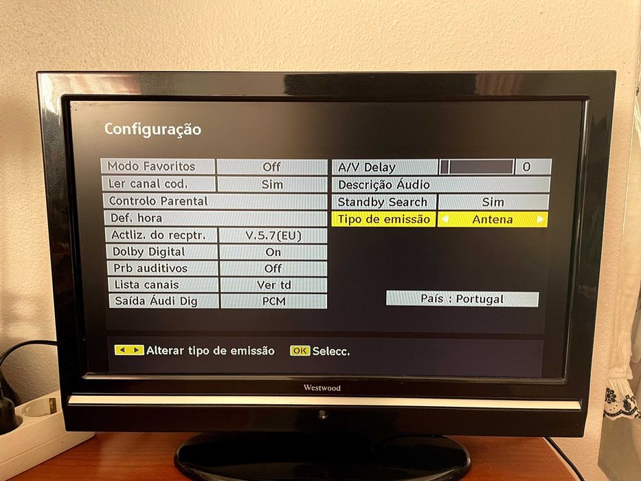 TV WESTWOOD LCD 19" - Modelo 19W10TDT4