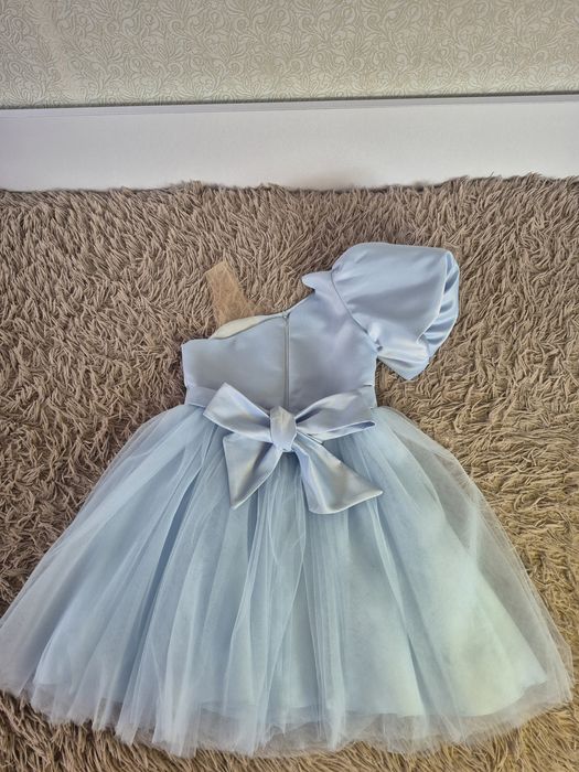 Святкова сукня на дівчинку