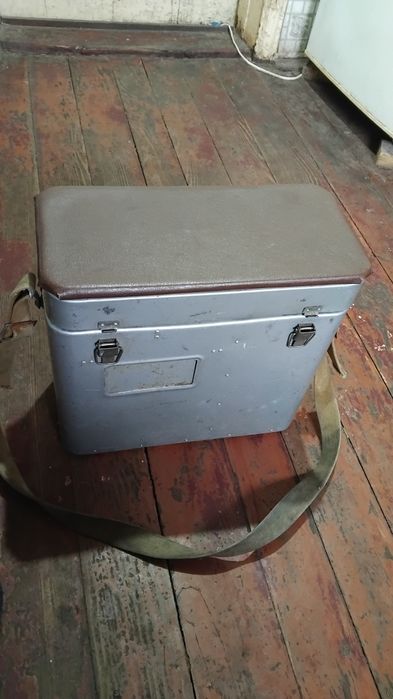 Ящик для зимової риболовлі