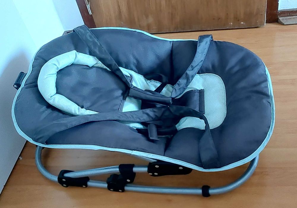 Espreguiçadeira bebé (nova)