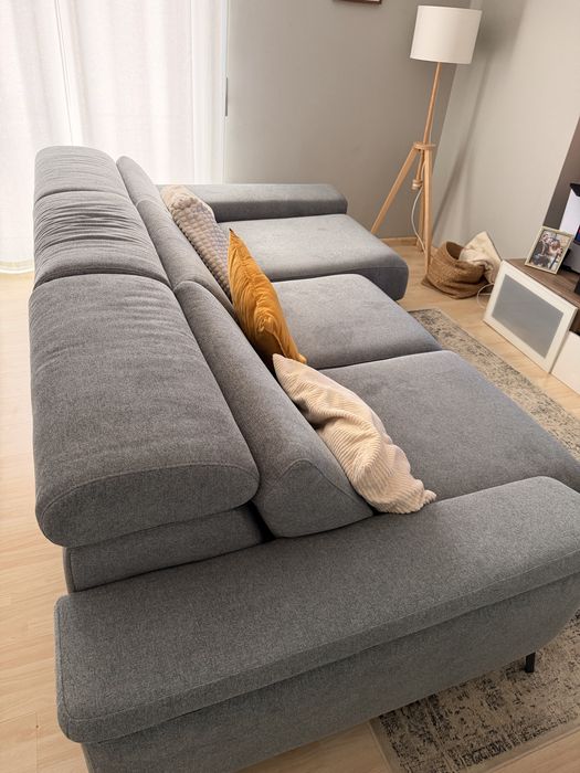 Sofá moderno com chaise longue e encostos reclináveis – NOVO