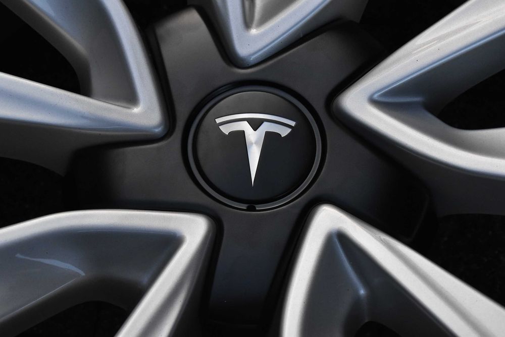 Koła Zimowe Tesla Model 3 19" 8,5 ET 40 2024 Nowe Pirelli Sottozero 3