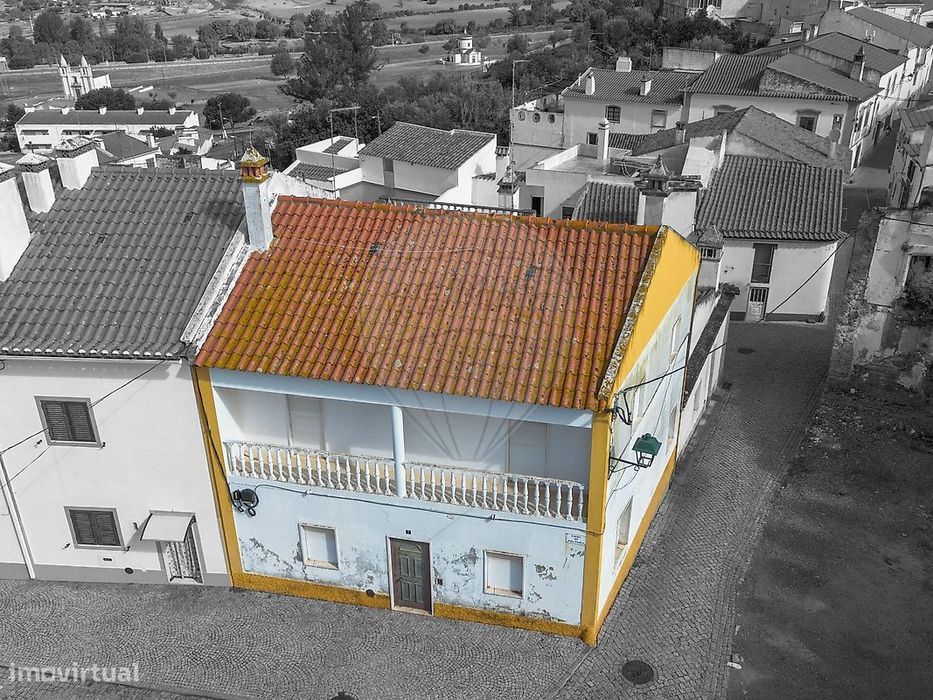 Moradia T4 para venda