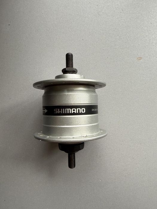 Динамо втулка Shimano DH-3N21 в чудовому стані